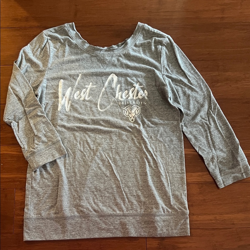 Gear For Sports Women's Heather Gray Long-Sleeve Pullover with Script Logo